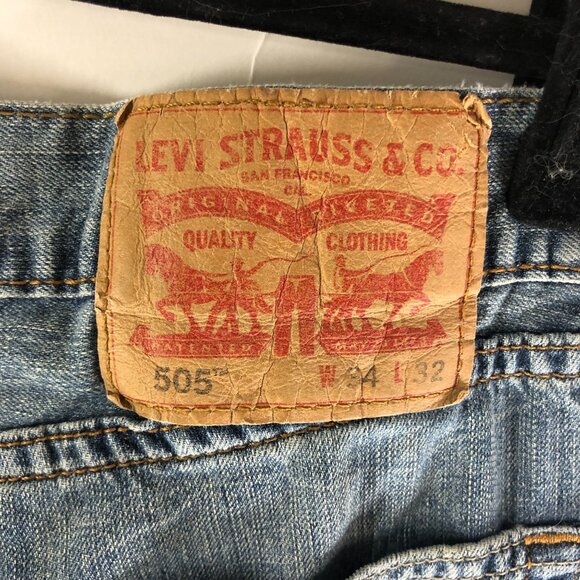 Levis Mens Jeans 505 Regular Fit Distressed 34x32 Measures 33x31 - Picture 5 of 7